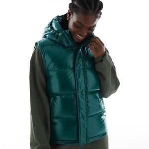 Aritzia super puff vest 180$ worn twice